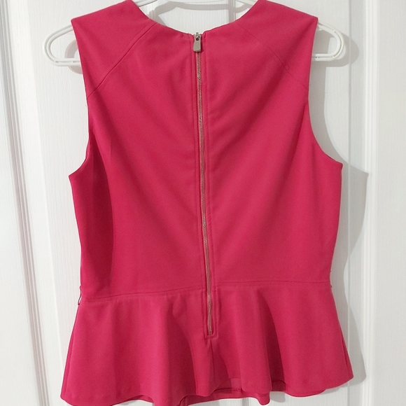 Dark pink sleeveless top - Picture 2 of 2